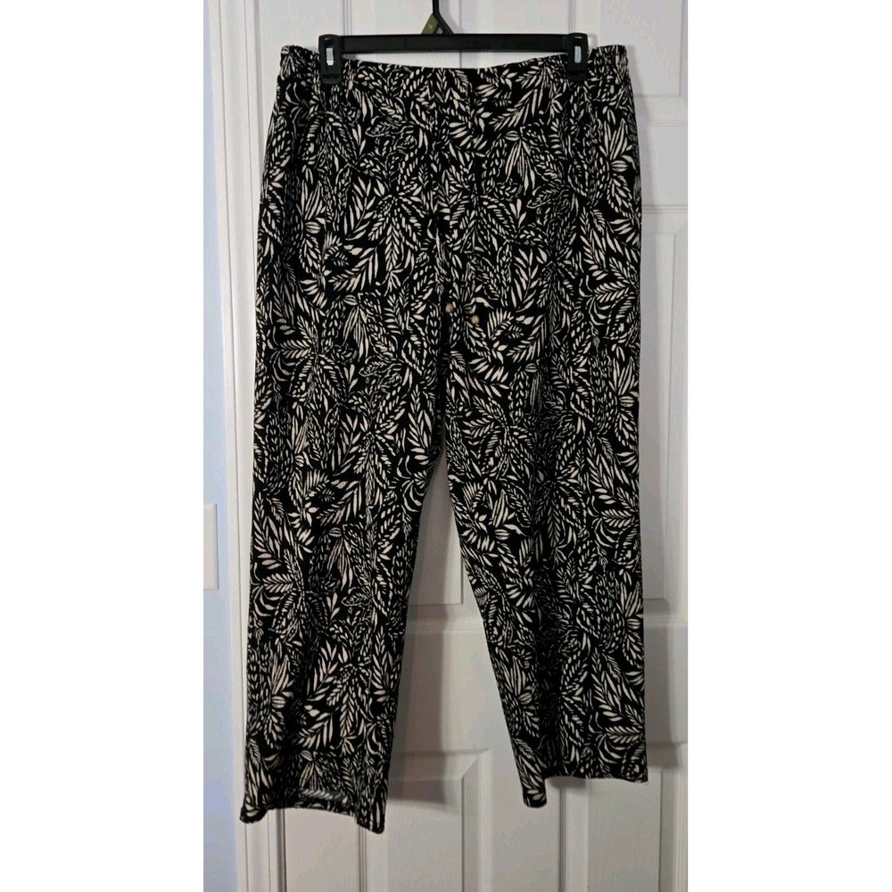 Soho Apparel LTD Womans Florial Hawaiian Print Plus Size 2X Black & White